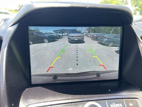 Used 2018 Ford Escape SE w/ SE Sync 3 Package AWD/4WD image 13