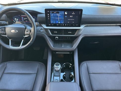 Used 2025 Ford Explorer Platinum w/ LUX Leather Package image 13