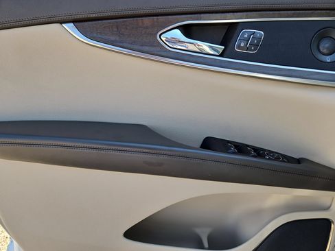 Used 2020 Lincoln Nautilus Reserve w/ Equipment Group 201A FWD image 15