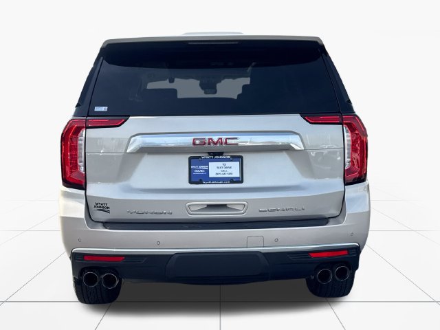 Used 2024 GMC Yukon Denali w/ Advanced Technology Package AWD/4WD image 4