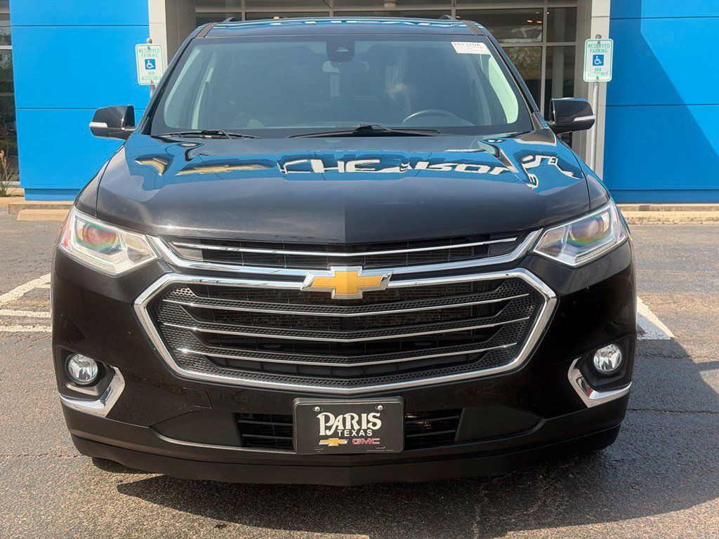 Used 2021 Chevrolet Traverse LT FWD image 2