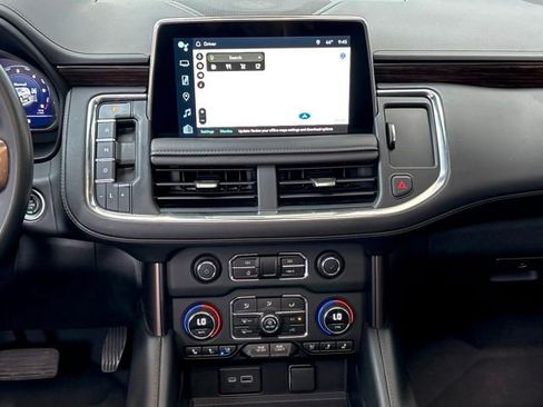 Used 2023 Chevrolet Suburban High Country image 18