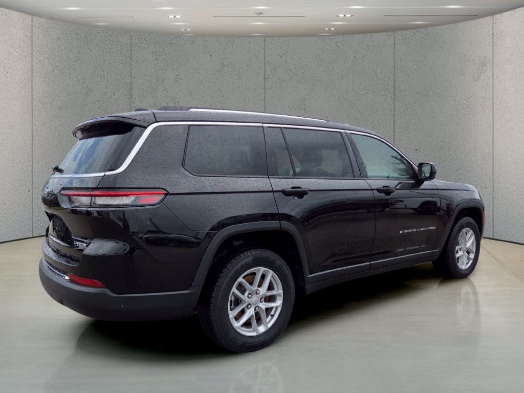 Used 2023 Jeep Grand Cherokee L Laredo AWD/4WD image 5
