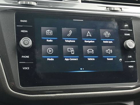 Used 2023 Volkswagen Tiguan SE FWD image 19