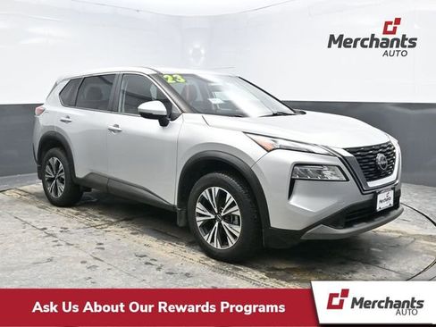 Used 2023 Nissan Rogue SV image 1