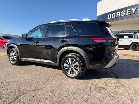 Used 2025 Nissan Pathfinder SL image 7