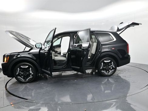 New 2025 Kia Telluride S image 55