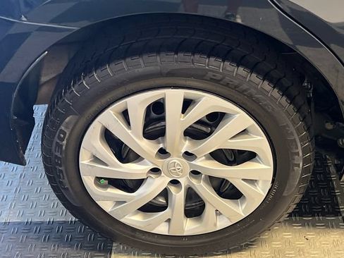 Used 2017 Toyota Corolla LE FWD image 14