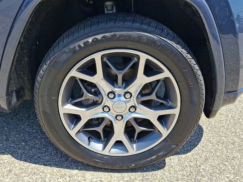 Certified 2020 Jeep Grand Cherokee Overland AWD/4WD image 33