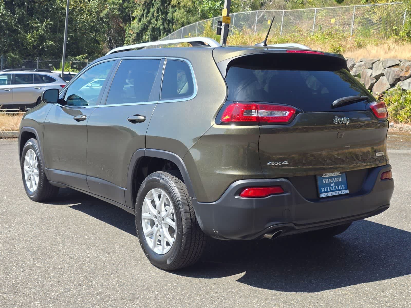 Used 2015 Jeep Cherokee Latitude w/ Cold Weather Group AWD/4WD image 4