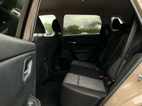 Used 2025 Nissan Rogue SV image 12