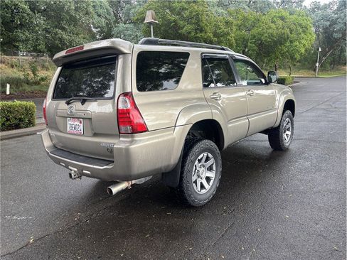 Used 2007 Toyota 4Runner Limited image 7