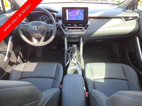 Used 2025 Toyota Corolla Cross AWD Hybrid w/ Convenience Package image 5