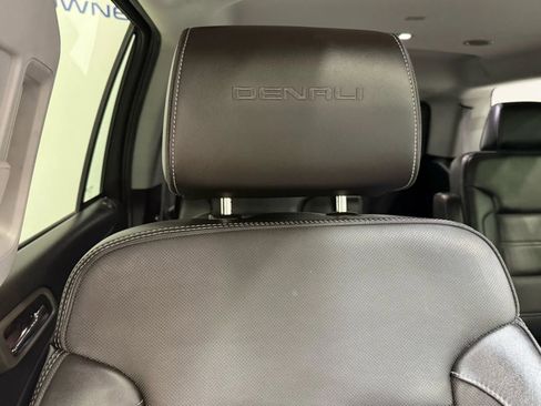Used 2015 GMC Yukon Denali w/ Premium Package image 28
