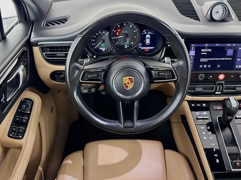 Used 2023 Porsche Macan AWD/4WD image 15