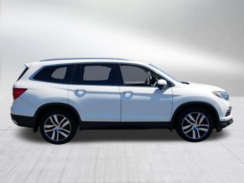 Used 2017 Honda Pilot Touring image 8