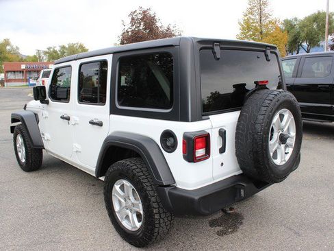 Used 2018 Jeep Wrangler Unlimited Sport S image 3