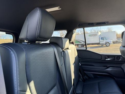 Used 2025 Toyota Land Cruiser image 18