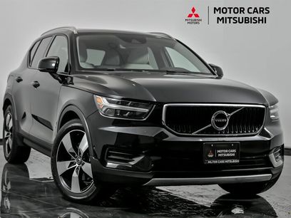 Used 2019 Volvo XC40 T5 Momentum