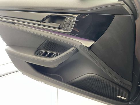 Certified 2025 Porsche Panamera 4 AWD/4WD image 31