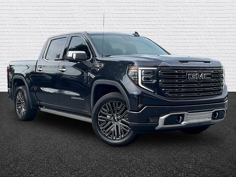 Used 2022 GMC Sierra 1500 Denali Ultimate AWD/4WD image 3