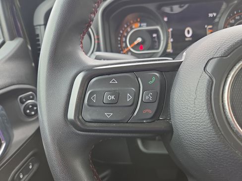 Used 2024 Jeep Wrangler Unlimited Rubicon AWD/4WD image 10