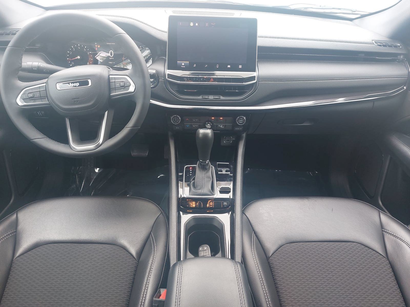 Used 2023 Jeep Compass Latitude AWD/4WD image 9