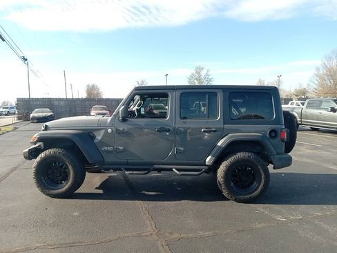 Used 2018 Jeep Wrangler Unlimited Sport S image 4