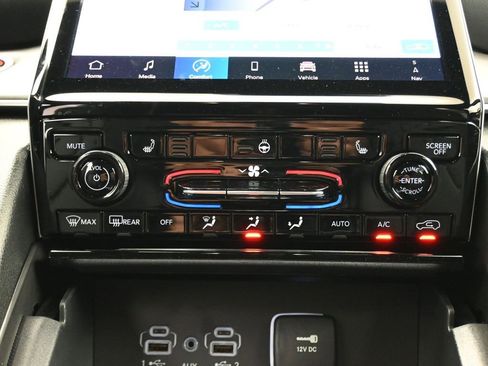 New 2025 Jeep Grand Cherokee L Limited w/ Black Appearance Package image 33