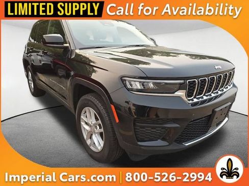 Used 2023 Jeep Grand Cherokee Laredo X AWD/4WD image 1