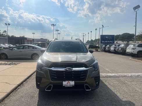 Used 2025 Subaru Ascent Touring AWD/4WD image 8