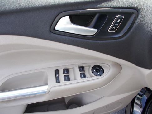 Used 2015 Ford Escape SE image 28