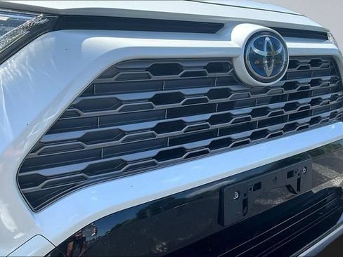 Used 2019 Toyota RAV4 XSE w/ XSE Weather Package AWD/4WD image 32