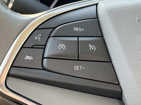 Used 2018 Cadillac XT5 Luxury w/ Driver Awareness Package FWD image 37