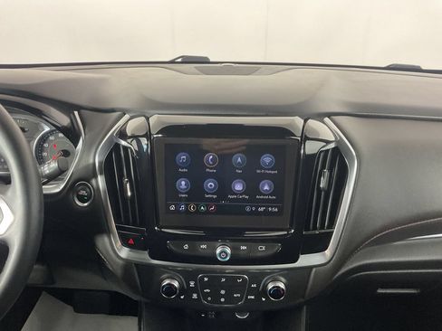 Used 2023 Chevrolet Traverse RS FWD image 13