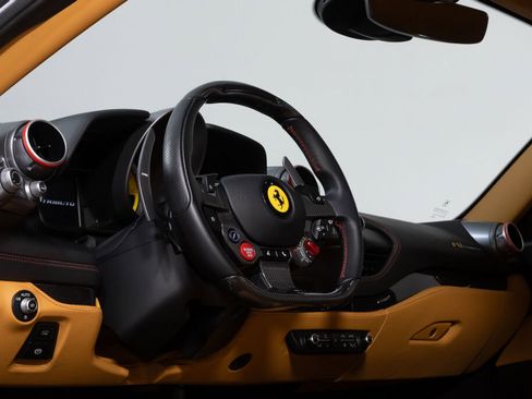 Used 2021 Ferrari F8 Tributo image 29