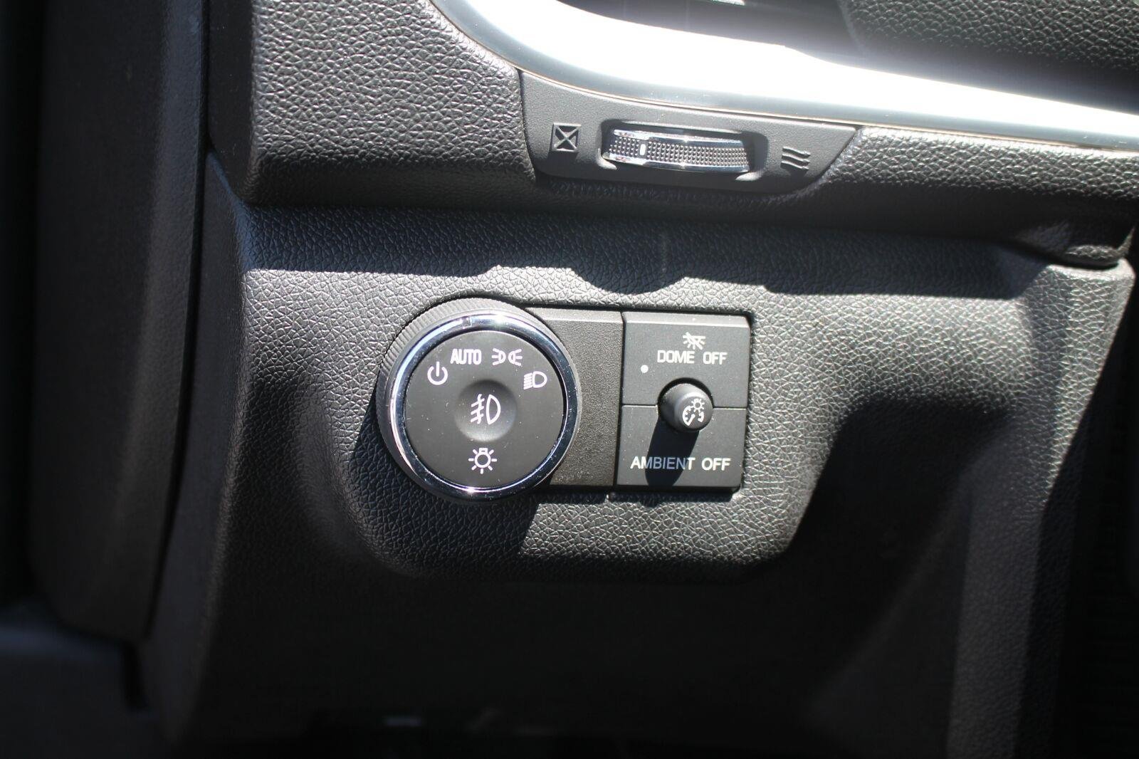 Used 2016 Chevrolet Traverse LT w/ Style and Technology Package FWD image 18