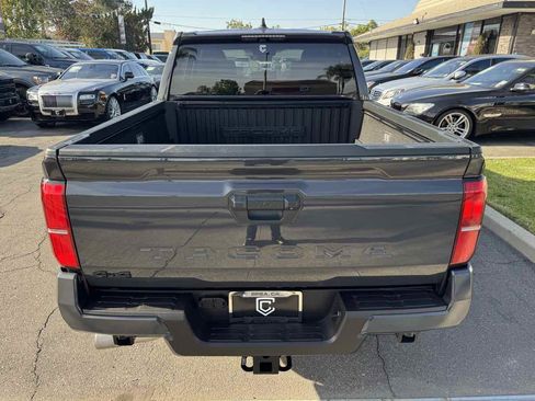 Used 2025 Toyota Tacoma TRD Sport image 5