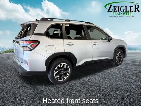 Used 2025 Subaru Forester Premium AWD/4WD image 6