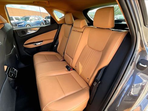 Used 2025 Lexus NX 250 FWD w/ Towing Package (2000 Lbs) image 21