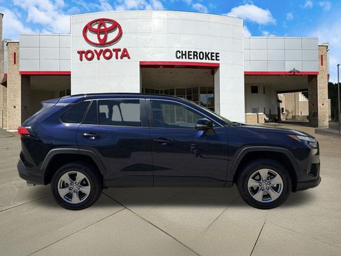 Used 2025 Toyota RAV4 XLE FWD image 4