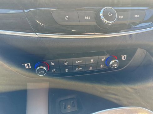 Used 2018 Buick Enclave Premium w/ Experience Buick Package image 10