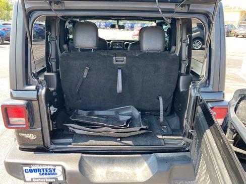 Used 2023 Jeep Wrangler Sport AWD/4WD image 9