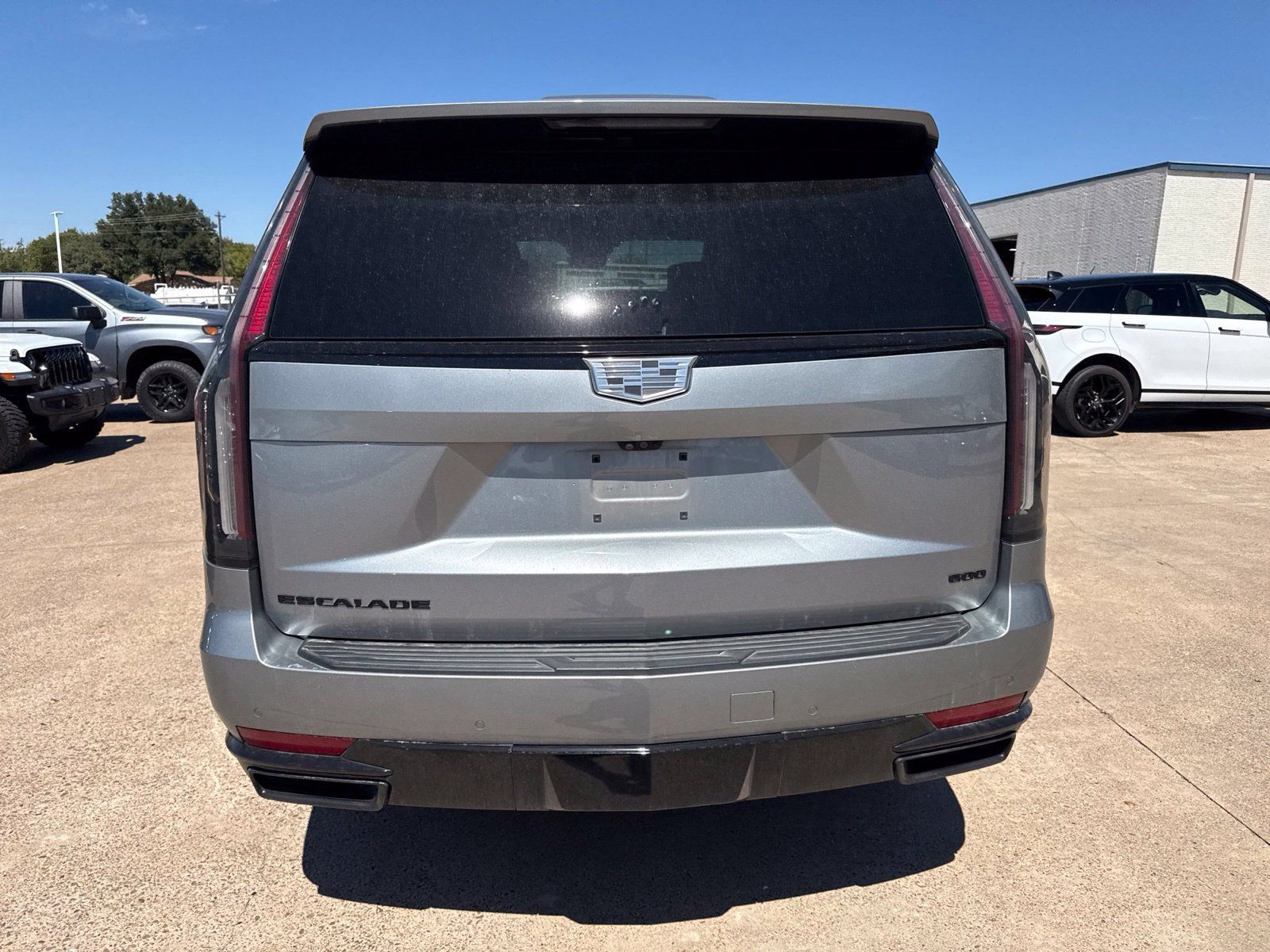 Used 2024 Cadillac Escalade Sport Platinum w/ LPO, ONYX Package AWD/4WD image 6