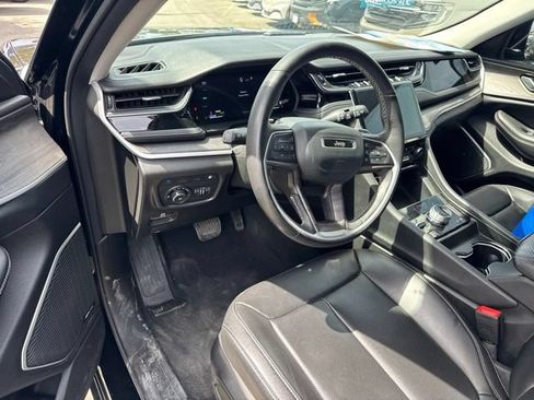 Used 2023 Jeep Grand Cherokee 4WD 4xe w/ Luxury Tech Group II image 7