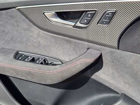 Used 2025 Audi RS Q8 performance image 26