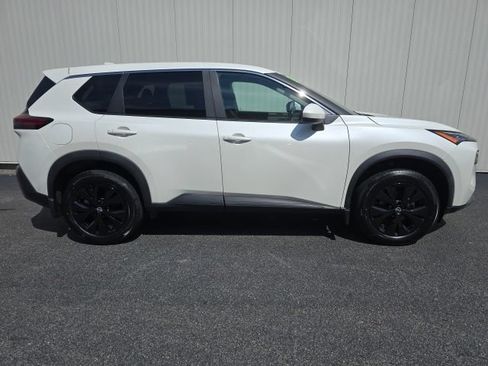 Used 2023 Nissan Rogue SV AWD/4WD image 8