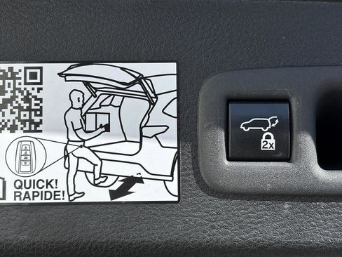 Used 2022 Toyota Sienna XLE image 8