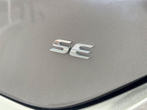Used 2017 Toyota Corolla SE FWD image 13