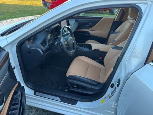 Used 2023 Lexus ES 350 w/ Premium Package image 9